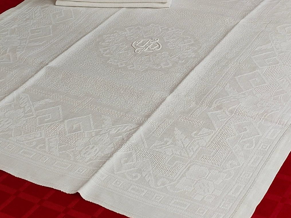 Napkin (7)  - 64 cm - 54 cm - DP #3.2