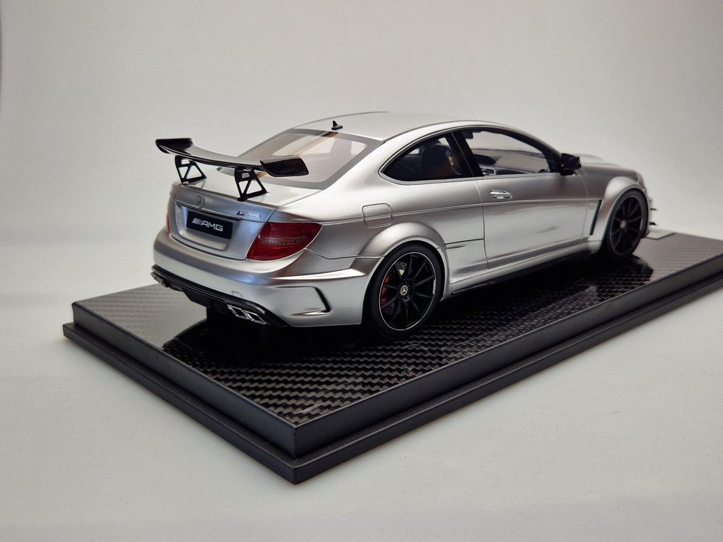 Memory lines 1:18 - Model car - Mercedes Benz C63 AMG Black series - Zilver - Limited edition of only 99 pieces. #1.0