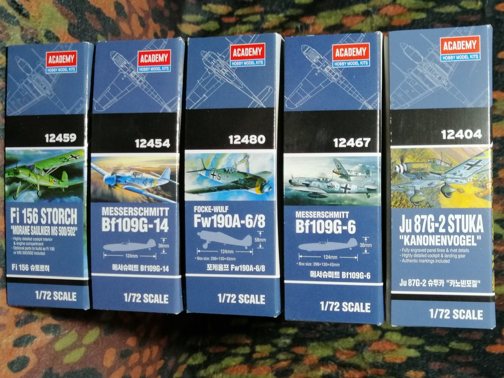 Academy - 玩具 Lotto 'Luftwaffe 1939/1945' con 5 kit nuovi da assemblare scala 1:72  + 5 schede - 2000-2010 #2.1