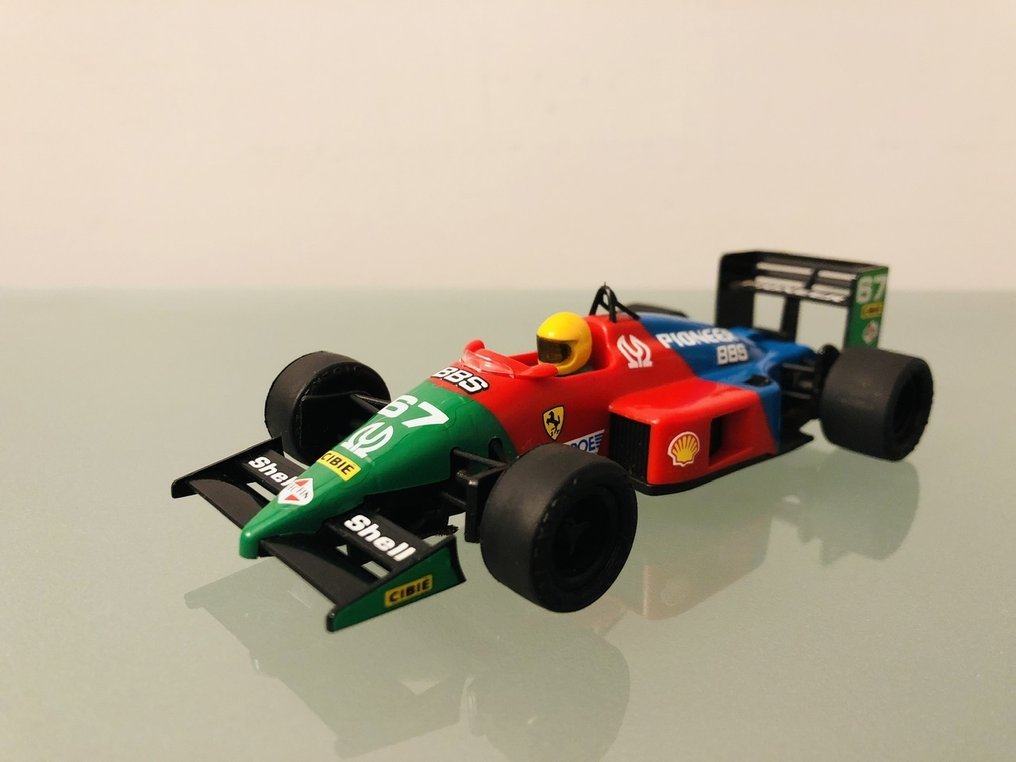 Scalextric, Box and document....... - Model race car - Ferrari F-1   N° 67 "PIONEER BBS"...... - REF 4087 RARE...... #2.1