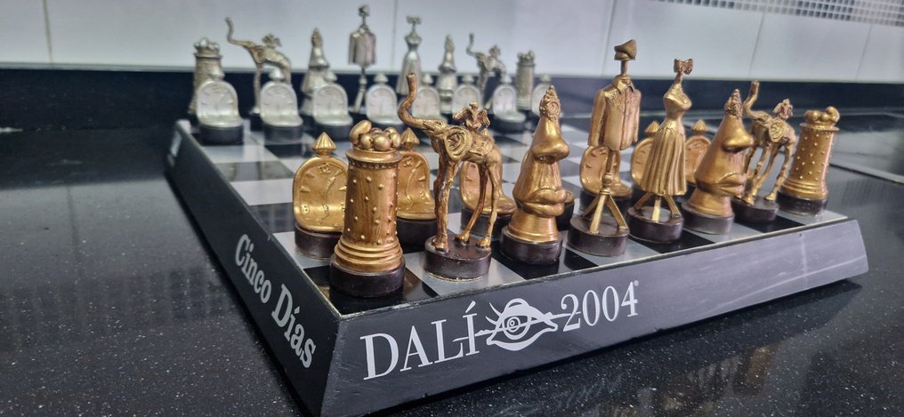 Σετ σκακιού - Ajedrez de colección de Lujo de Salvador Dalí - Αλουμίνιο, ξύλο, πολυρεζίνη με ενέσιμη μέταλλο. #1.0