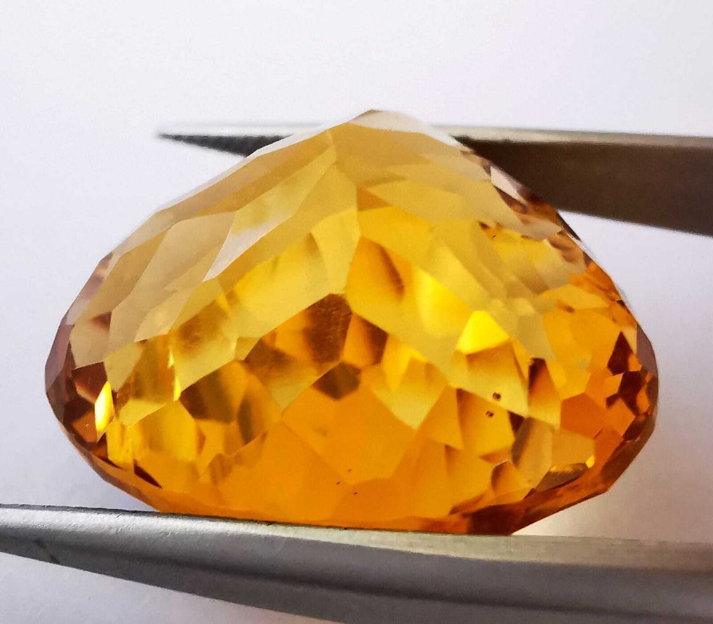 No Reserve Price Citrine  - 27.60 ct - Antwerp Laboratory for Gemstone Testing (ALGT) - Intense Orangy Yellow #4.3