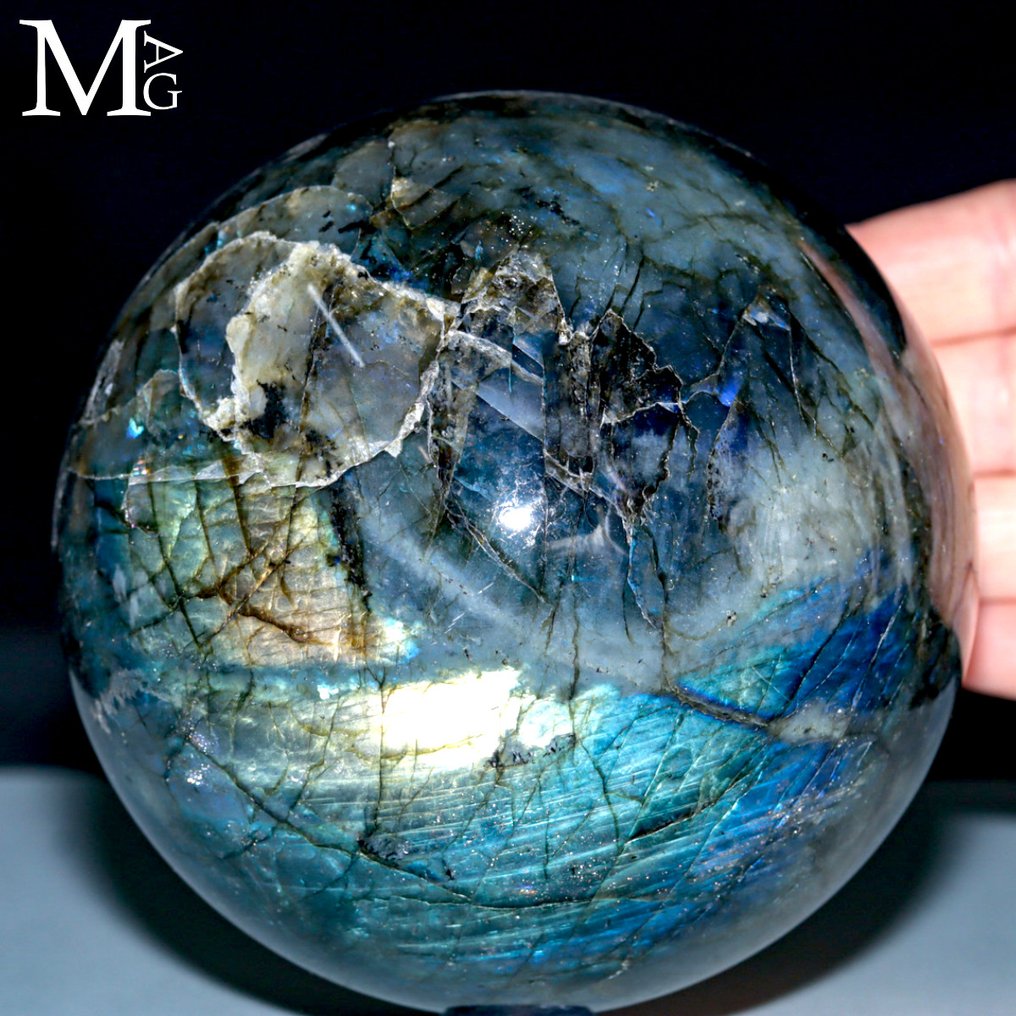 Flash Labradorite Crystals Labradorite Sphere - Height: 116 mm - Width: 116 mm- 2352 g #3.2