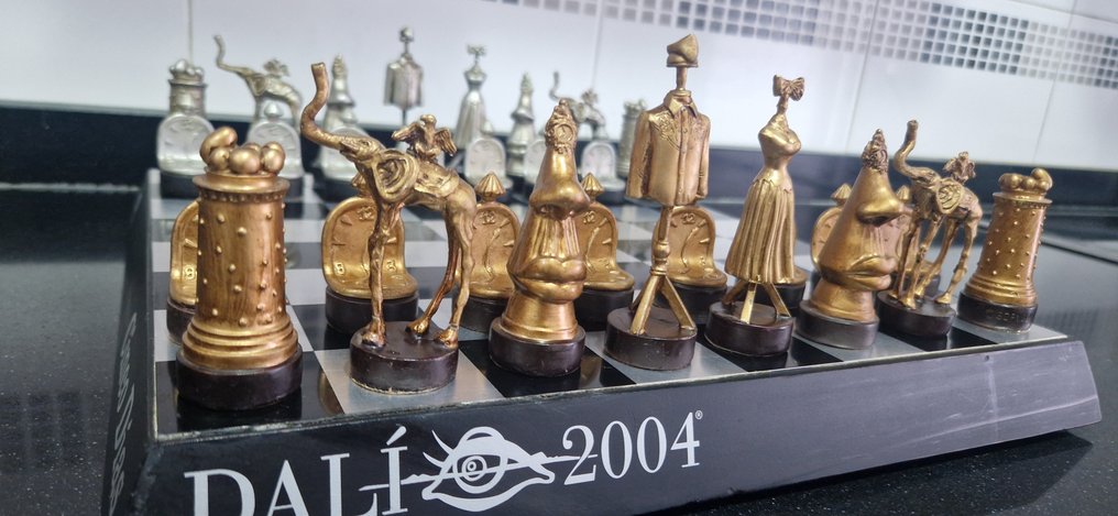 Σετ σκακιού - Ajedrez de colección de Lujo de Salvador Dalí - Αλουμίνιο, ξύλο, πολυρεζίνη με ενέσιμη μέταλλο. #1.0