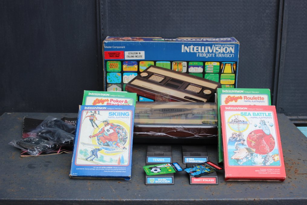 Mattel - Intellivision - with 8 games and complete box - 视频游戏机+游戏 - 带原装盒 #1.0