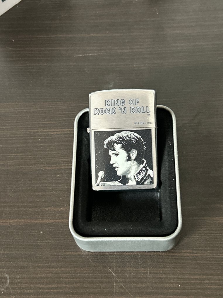 Zippo, Epe - D02-Elvis Presley -King of Rock & Roll - Sem preço de reserva - Isqueiro - Aço #1.0