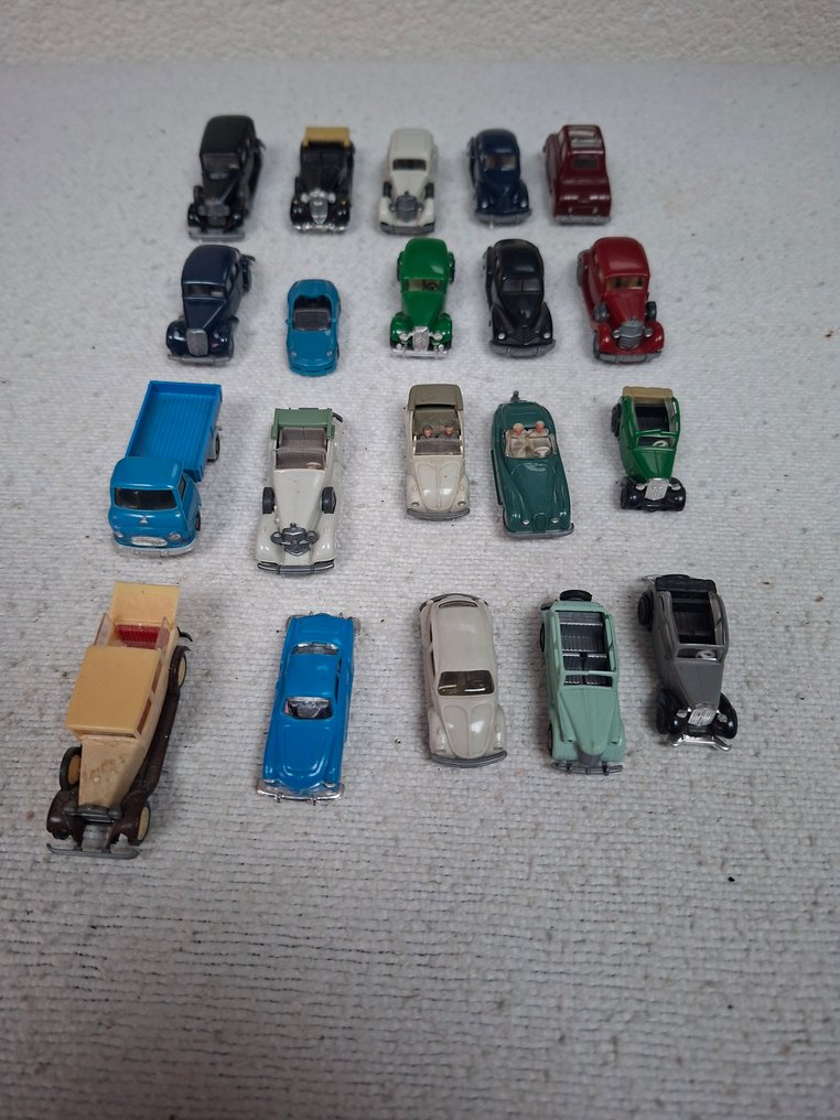 Wiking H0 - 550412 - Modellino di scenario ferroviario (20) - Diverse auto in miniatura in metallo in buone condizioni, alcune con lievi segni di usura. - DB #1.0