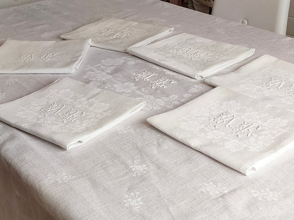 Τραπεζομάντηλο (7) - 228 cm - 148 cm - Τραβέρσα με 6 πετσέτες. #1.0