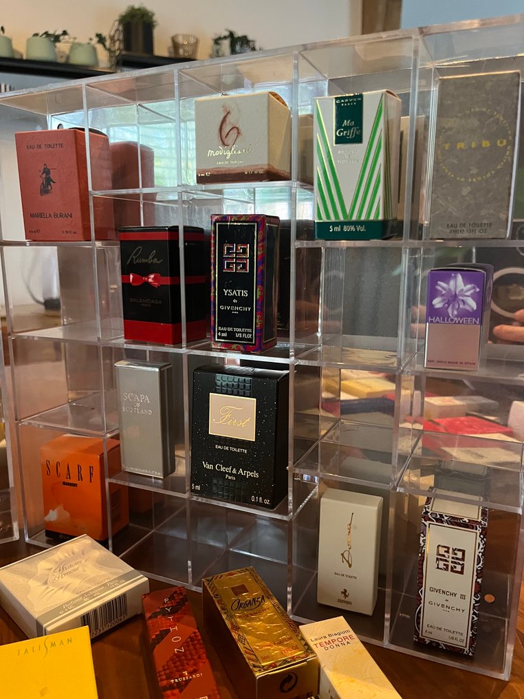 品牌商品系列 - 香水迷你瓶和香氛包装收藏，配有杂志 - S.T. Dupont, Lalique, Givenchy #3.2