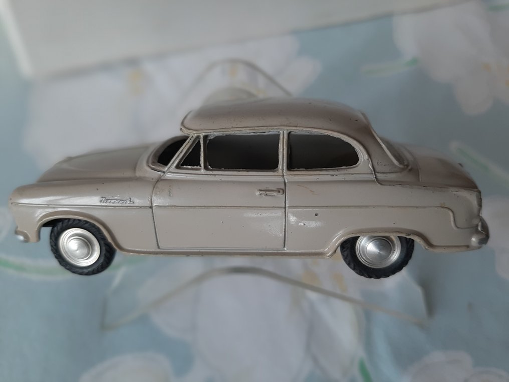 Märklin 1:43 - Αυτοκίνητο μοντελισμού - 5524/15 Borgward Isabella, Unboxed #1.0