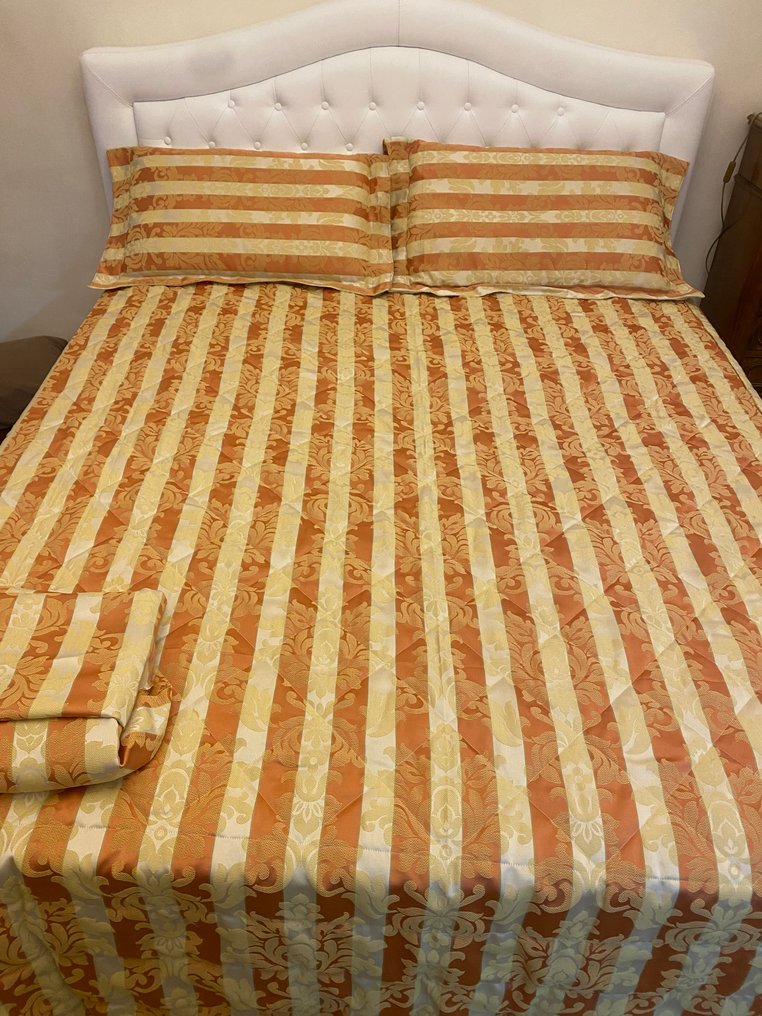 Couvre-lit (4) - 270 cm - 260 cm - couverture matelassée + 2 coussins #3.2