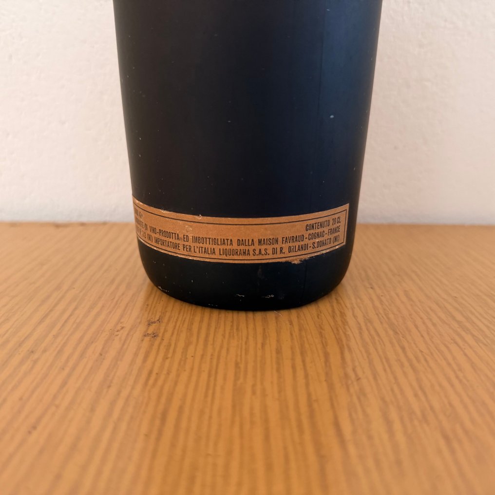 J. Favraud - Extra Reserve - La Marque du Chateau  - b. Década de 1970 - 70 cl #2.1