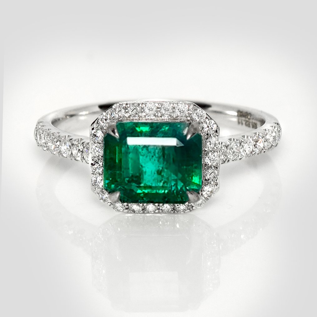 Ingen reservasjonspris - Ring - 14 karat Hvitt gull, IGI 2,11 ct Zambia Minor-Oiled Intense Green - 2.49ct. tw. Smaragd - Diamant #1.0