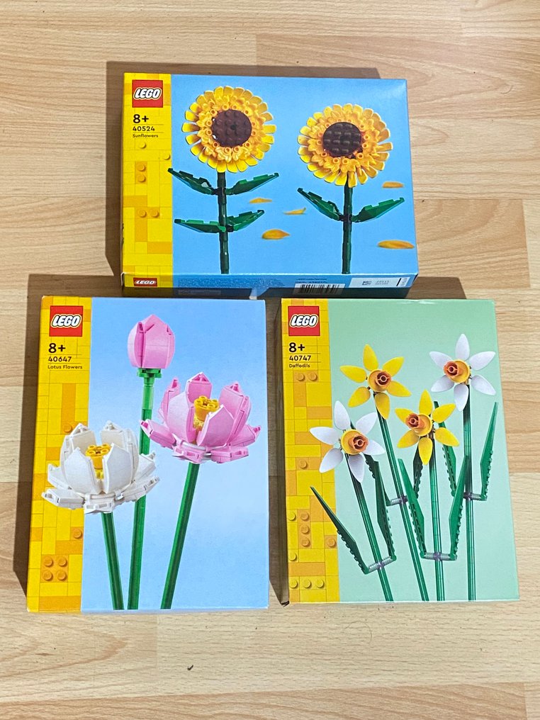 LEGO Set - Botanical Collection - Sunflowers; Lotus Flowers; Daffodils #1.0