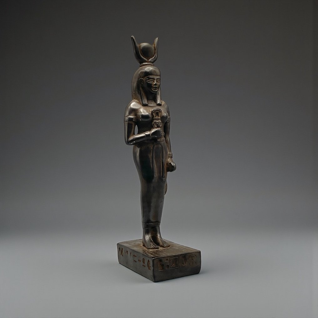 Replica of ancient Egyptian Statue Goddess Isis Holding Ritual Sistrum #1.0