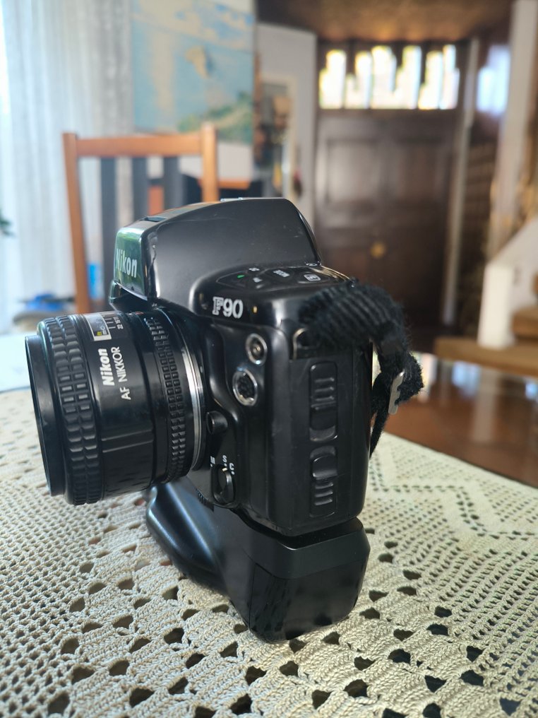 Nikon F90 + 2,8/28mm | Egylencsés reflex fényképezőgép (SLR) #1.0