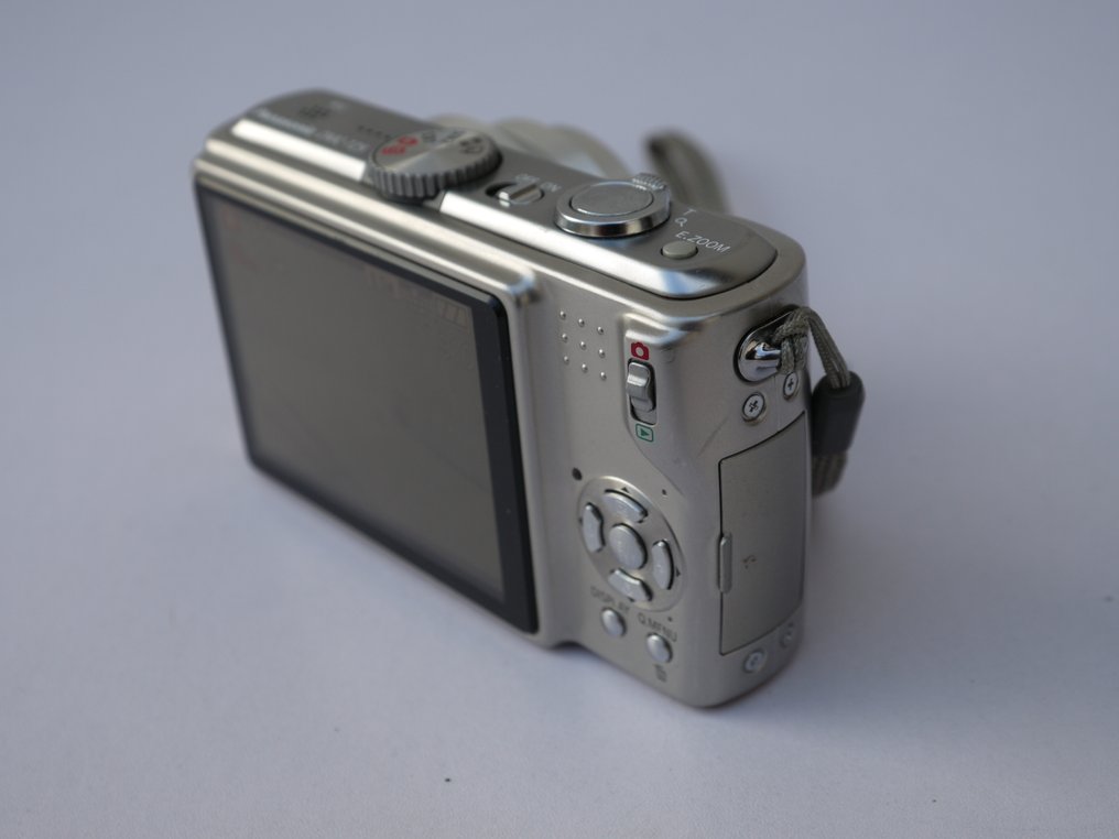 Panasonic Lumix DMC TZ5 9,1 Megapixels 2008 silber Analóg fényképezőgép #4.3