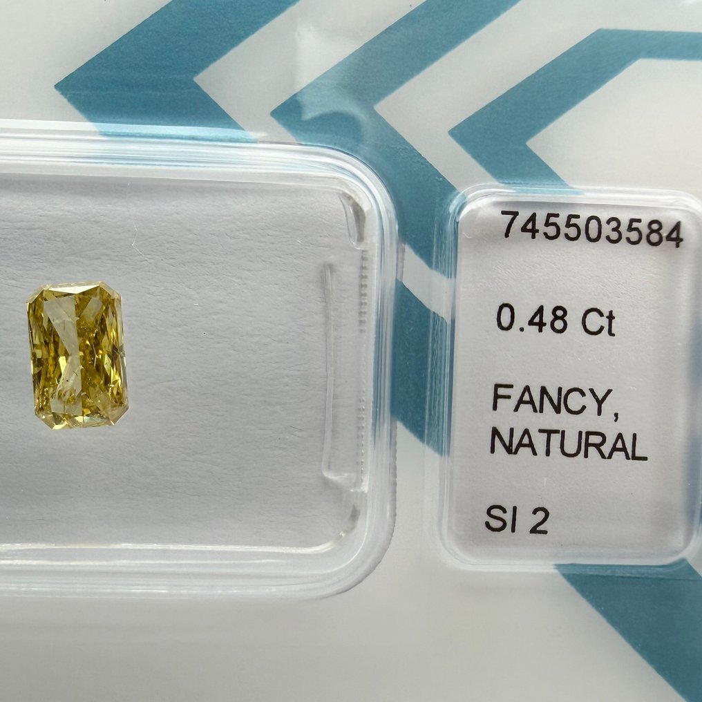 No reserve price - 1 pcs Diamond  (Natural coloured)  - 0.48 ct - Rectangle - Fancy intense Yellow - SI2 - International Gemological Institute (IGI) #1.0