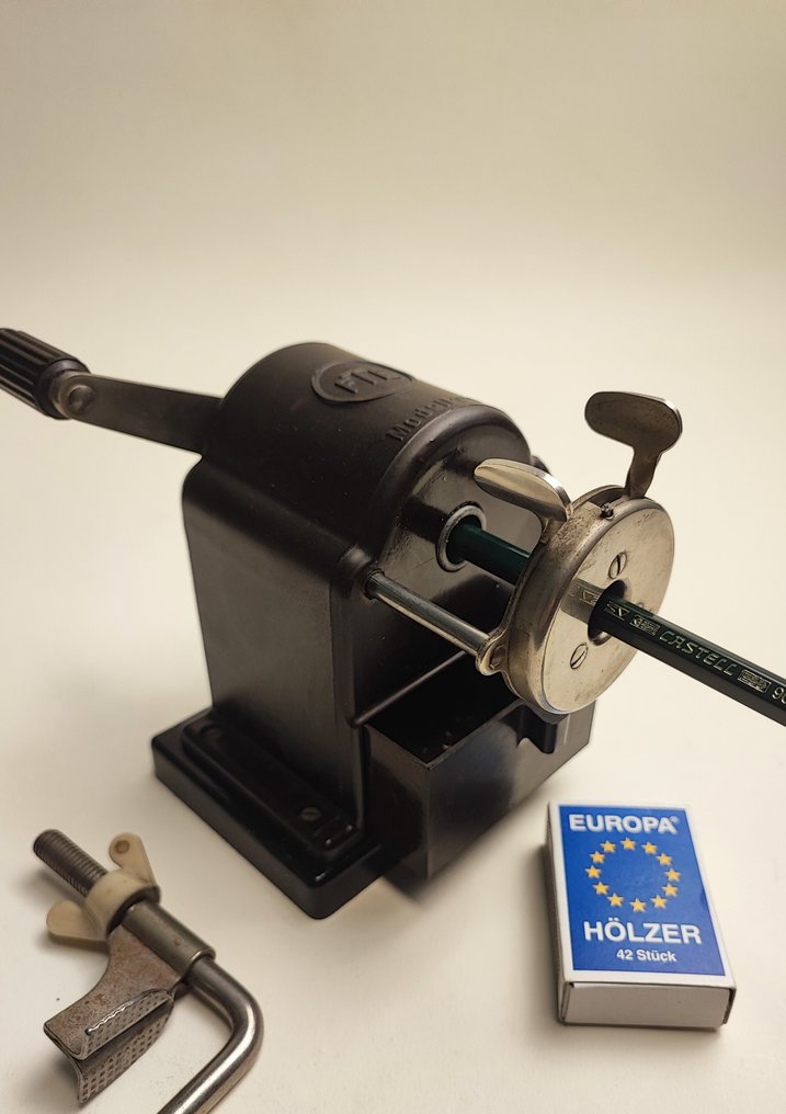 FTE 120 - Pencil sharpener Industrial design - DDR #4.3