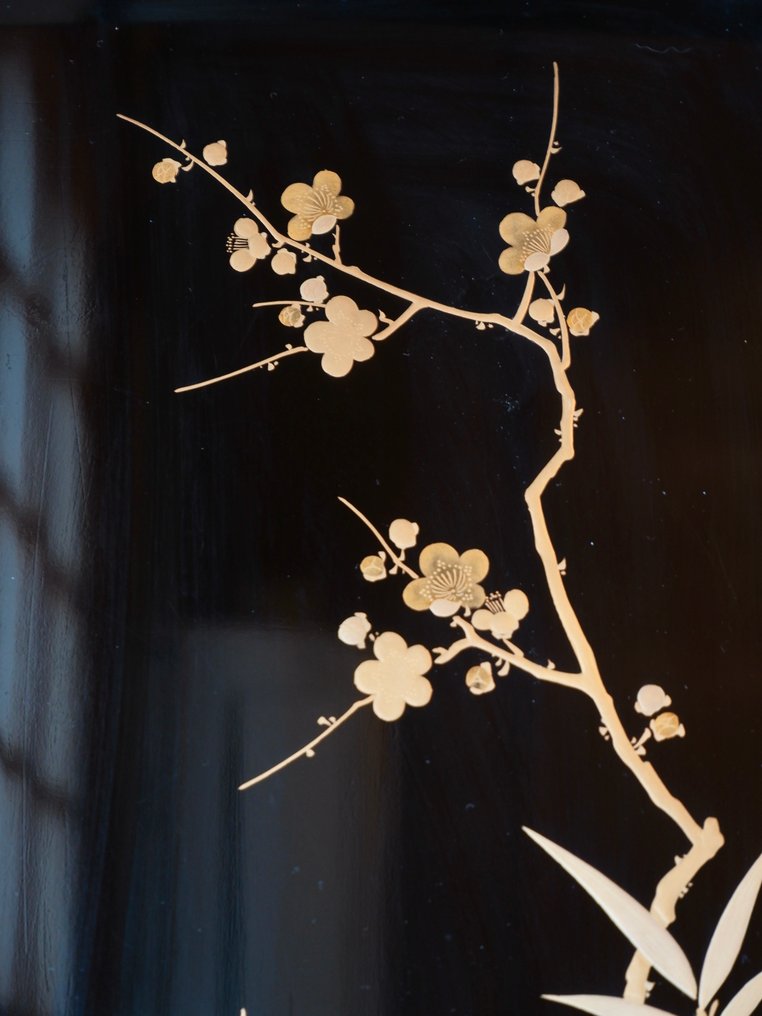 Tray - Lacquer Tray with Plum & Bamboo Maki-e and Raden Inlay - Wood, lacquer - Lacquer Tray #3.2