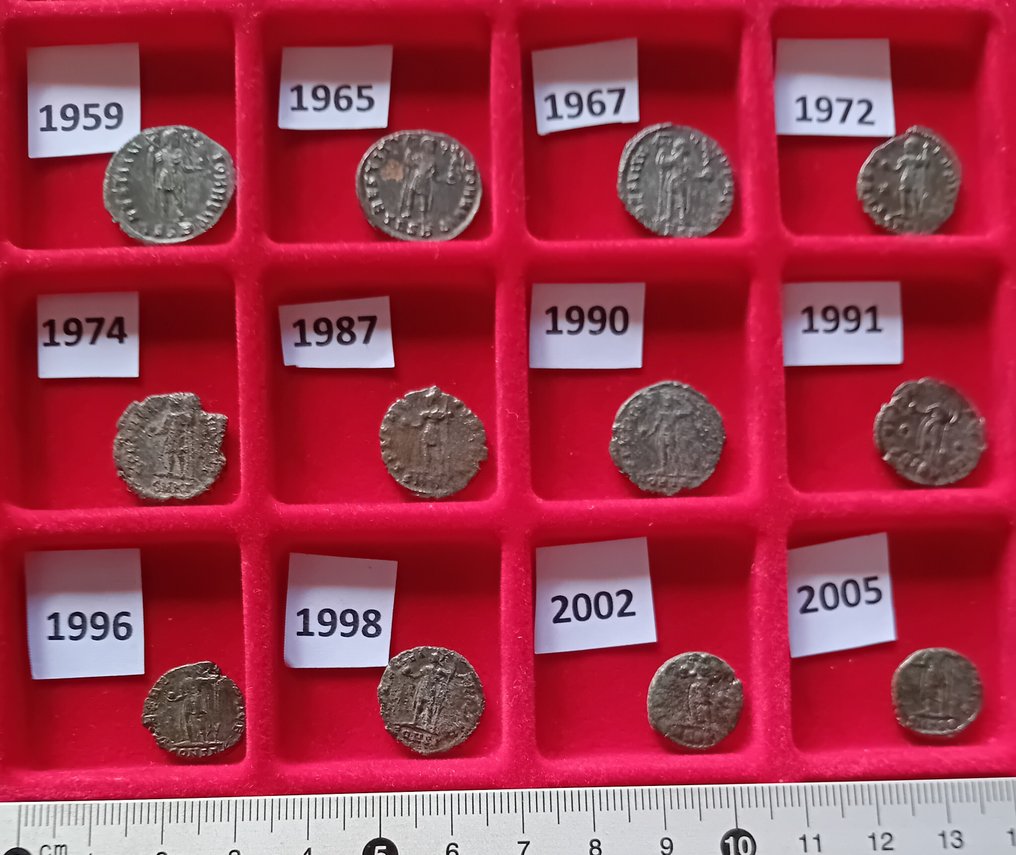 羅馬帝國 Lot of 12 late Roman Æ coins rated "Scarce" (#1959) 3rd - 4th century AD (沒有保留價) #4.3