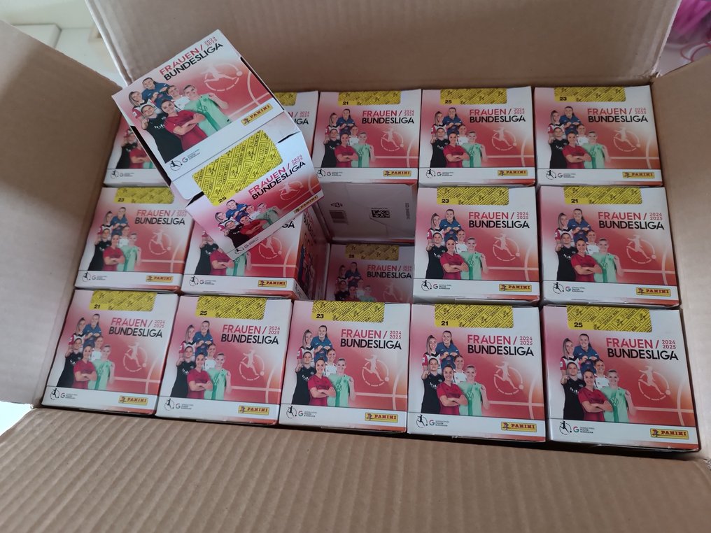 Panini Bundesliga Frauen 2024/25 - 30 Sealed box - Excellent (EX) #1.0