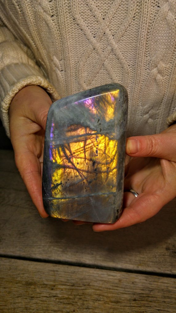 Labradorite - rare Pink + Gold colour chameleon Freeform - Height: 12 cm - Width: 8 cm- 760 g #1.0