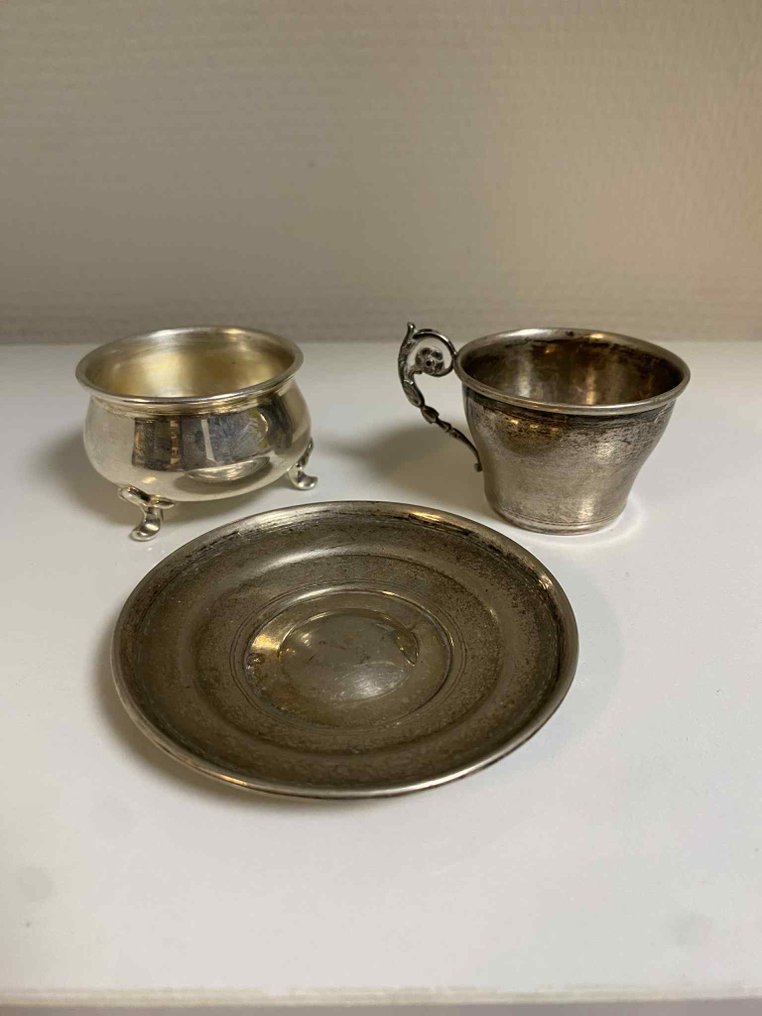 Amtspunze 1872-1922 (Dianakopf) - modellierter Blüte, Ziergravur, monogrammierter Gravurspiegel - Servizio da tè e caffè (5) - .800 argento - argento antico #2.1