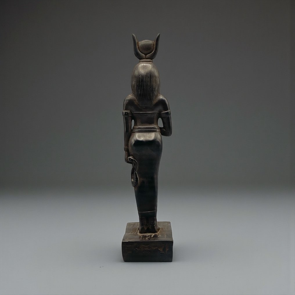 Replica of ancient Egyptian Statue Goddess Isis Holding Ritual Sistrum #4.3