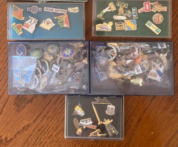 Collezione a tema - Spille / distintivi #1.0