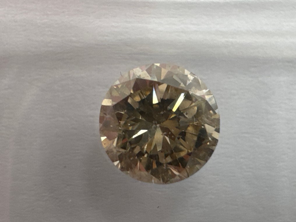 没有保留价 - 1 pcs 钻石  (天然色彩的)  - 1.04 ct - 圆形 - Fancy 稍帶棕色的, 黄色 - SI2 微内含二级 - 国际宝石研究院（IGI） #2.1