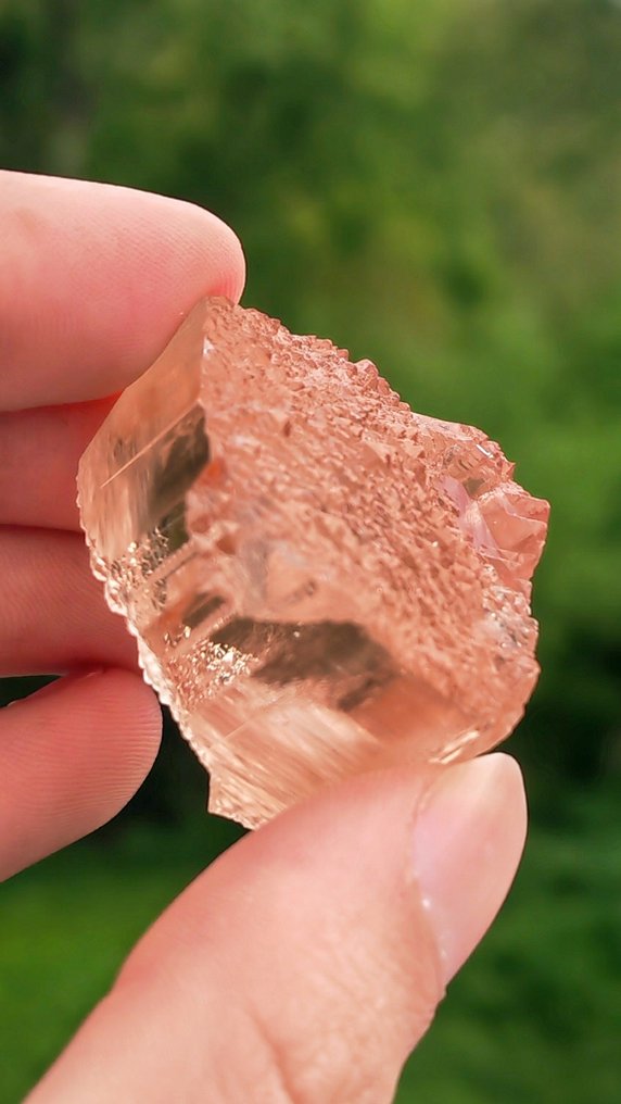 Topaz Crystal - Height: 3.1 cm - Width: 3 cm- 51 g - (1) #1.0