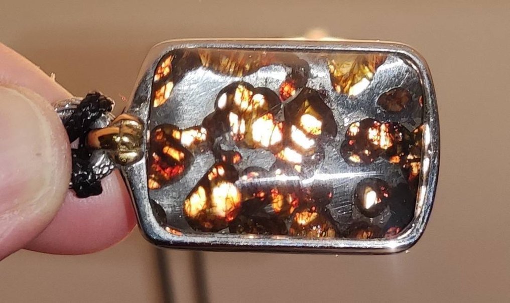 陨石吊坠 SERICHO - 高度: 46 mm - 宽度: 23 mm - 19 g #2.1