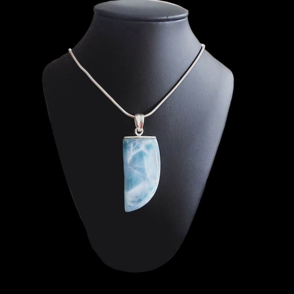 High-quality Larimar pendant. Handcrafted creation. Untreated natural stone. Mounted with 925 silver. - Height: 6 cm - Width: 2 cm- 21 g #1.0
