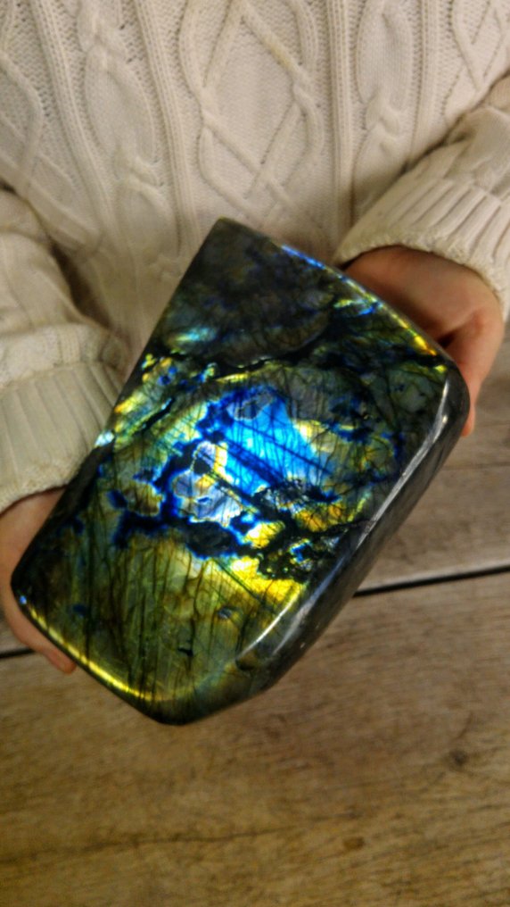 Labradorite Freeform - Green Golden Turquoise rare colours - Height: 20 cm - Width: 15 cm- 3218 g #3.2