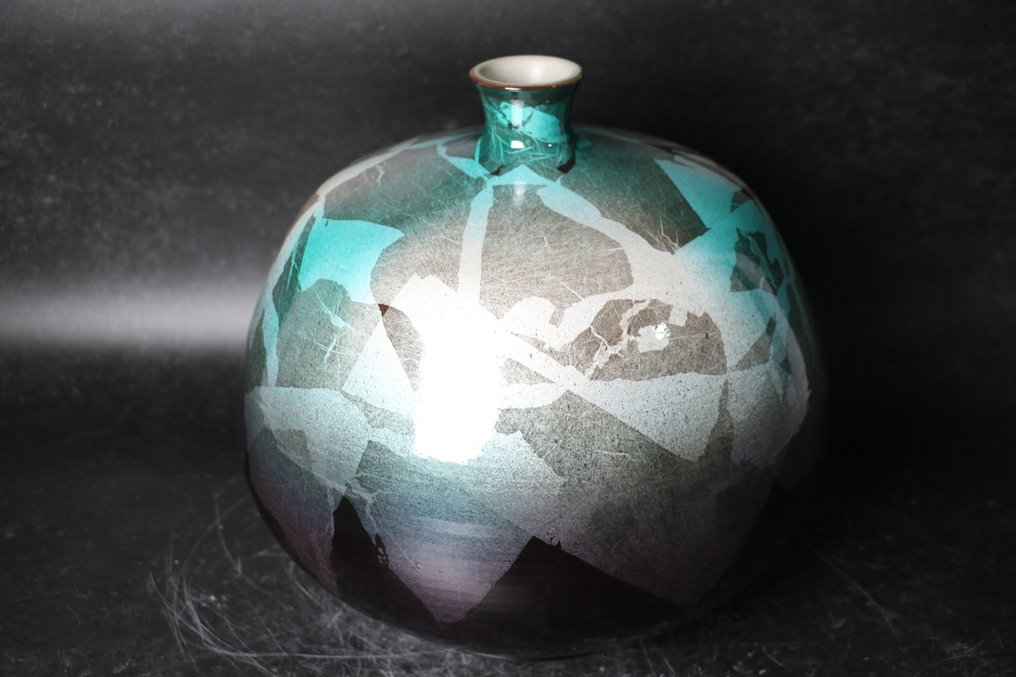 现代九谷烧花瓶——绿色、灰色和黑色的抽象几何设计 - 瓷器 - 日本 - 1900-2000 #1.0