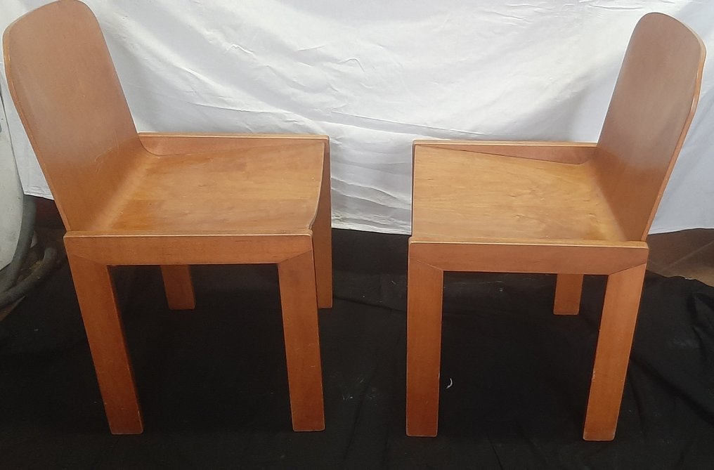 座位组 (4) - 木 - 四个复古椅子腿 #3.2