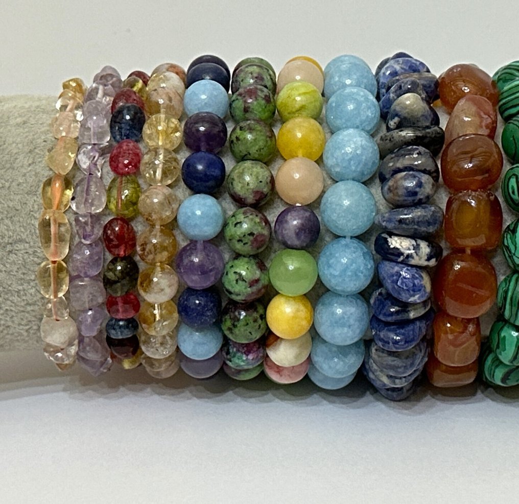 Nefrita；青金石；海蓝宝石；红玉；黄水晶；紫水晶……/ 高品质 / 2480 ct - 手镯 - 印度/巴西。 #3.2