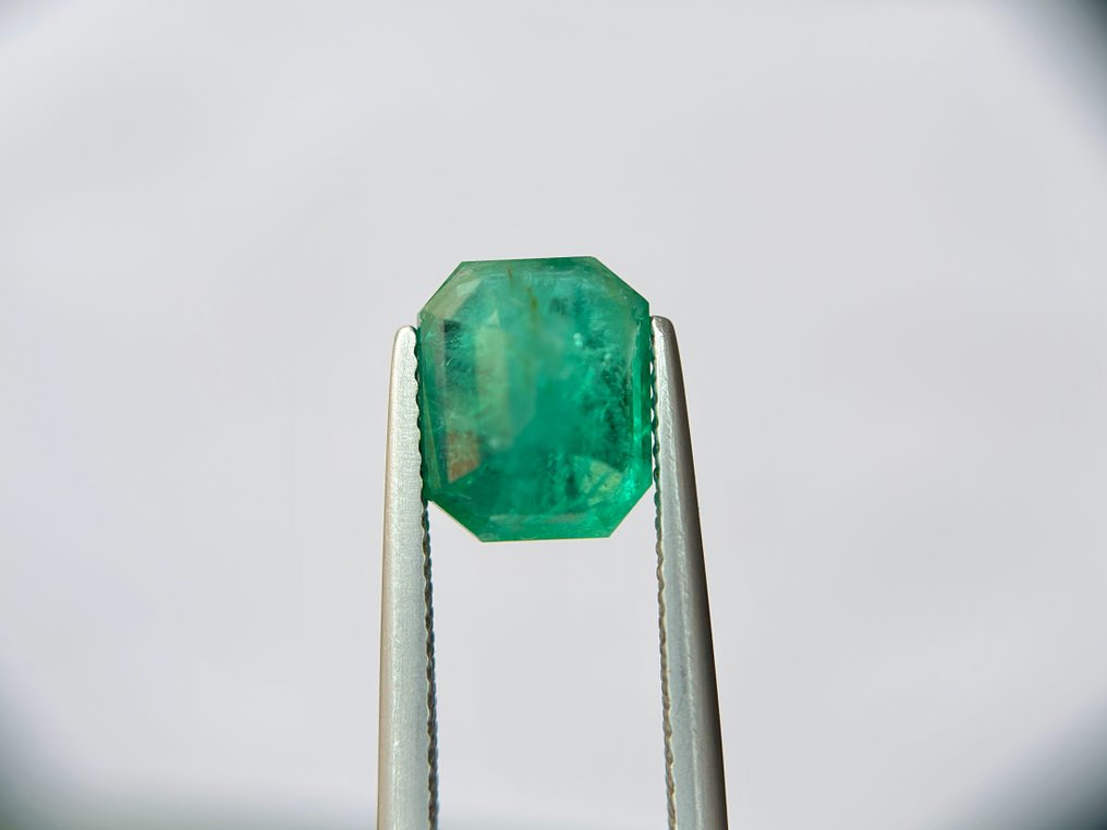 Ei pohjahintaa - 1 pcs Vihreä Smaragdi - 3.70 ct - Bellerophon Gemlab - Zambia smaragdi #2.1
