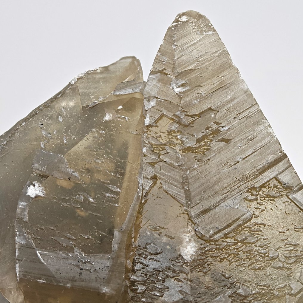 Large calcite crystals from the USA Crystals on matrix - Height: 99 mm - Width: 87 mm- 425 g #3.2