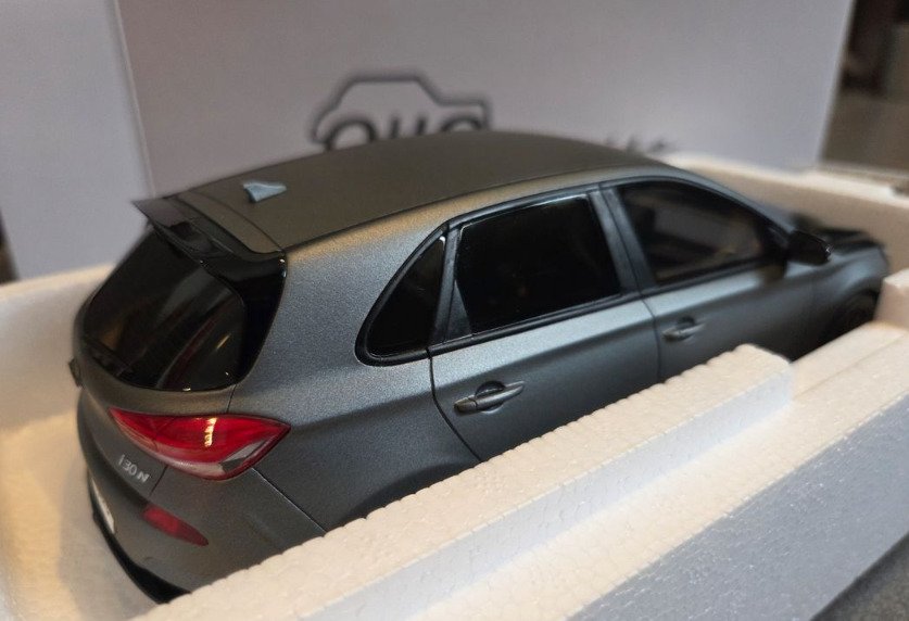 Otto Mobile 1:18 - 模型車  (3000) - Hyundai i30 N Project C Shooting Star Met 2017 #1.0