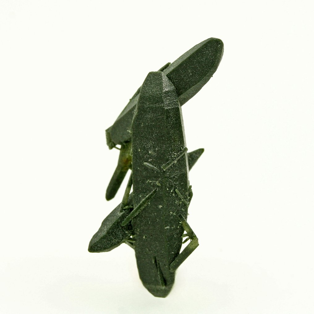 Rare high-altitude quartz cluster with green chlorite Crystals - Height: 4.7 cm - Width: 3 cm- 8 g #4.3