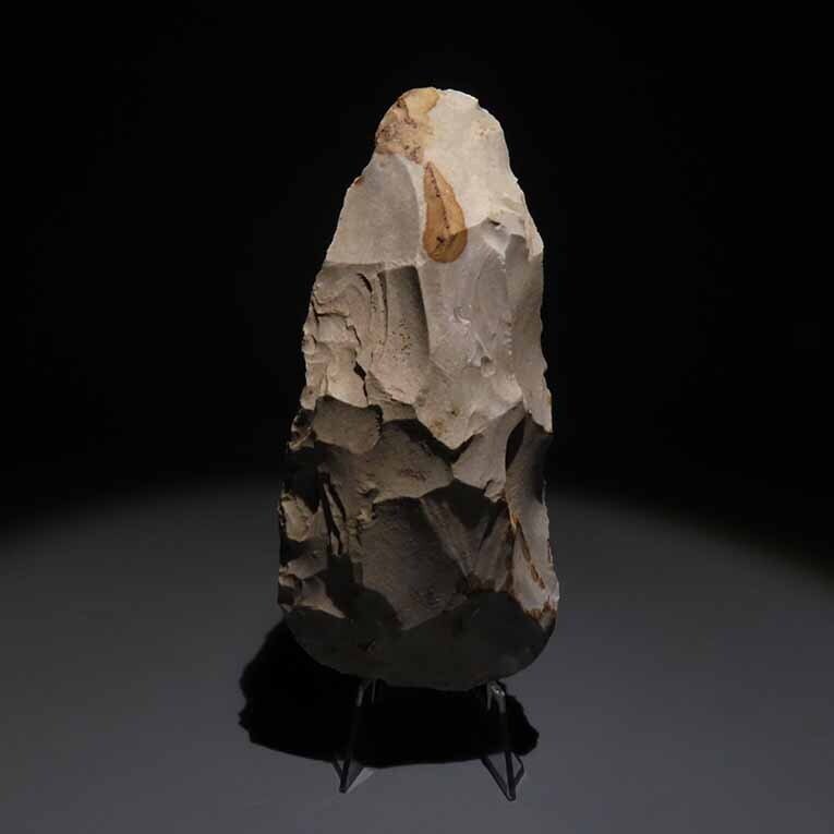 Neolithic Flint Tool. Spiennes, 4500-3500 BC. 12.5 cm height. Spanish Import License.  (No Reserve Price) #1.0