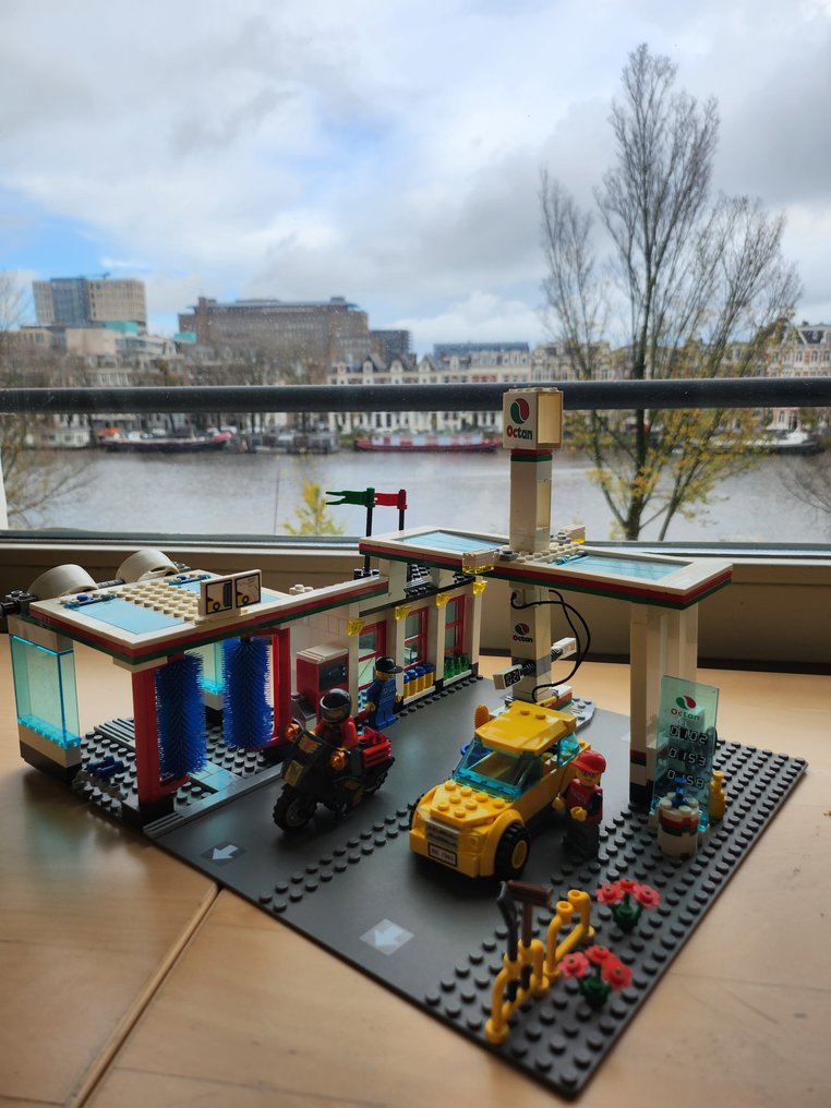 Lego Set - 7993 - Stad - Garage #1.0