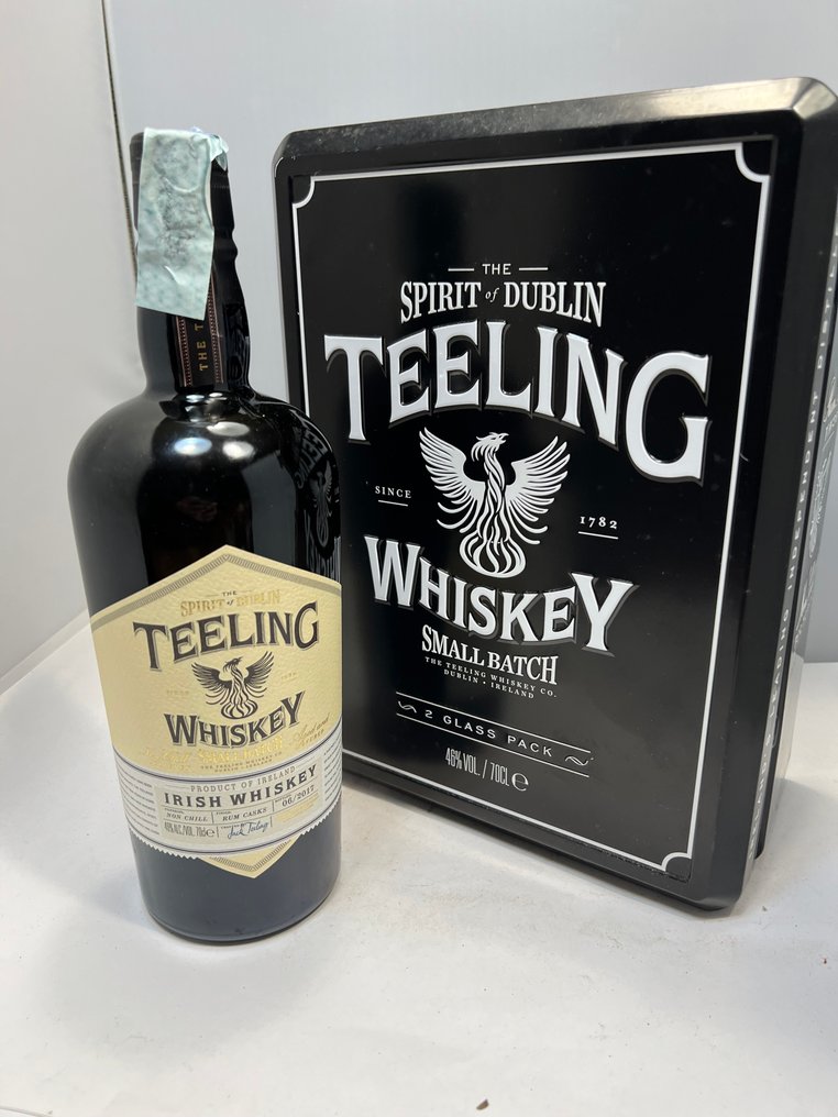 Teeling - Rum Casks - Small Batch with Glasses  - b. 2017  - 70cl #4.3