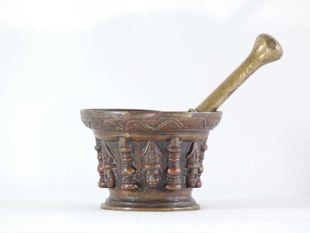 Γουδί (2) - Μπρούντζος - Παλαιό μπρούντζινο κονίαμα. #2.1