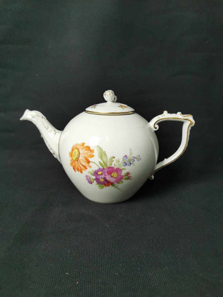 KPM - Osier e fiori con farfalla - Servizio da tè - Scettro in blu, globo con croce e KPM in rosso - Tea service (12) - Porcelain #1.0