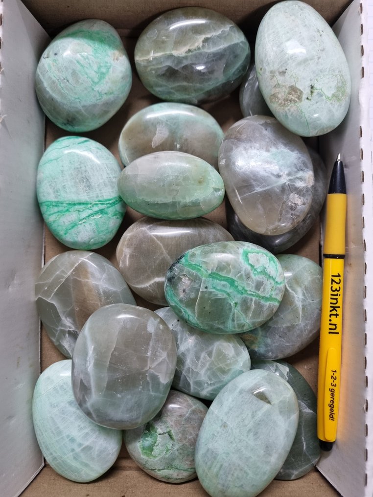 Top quality green moonstone palmstones, 7 - 5.2 cm- 1778 g #1.0