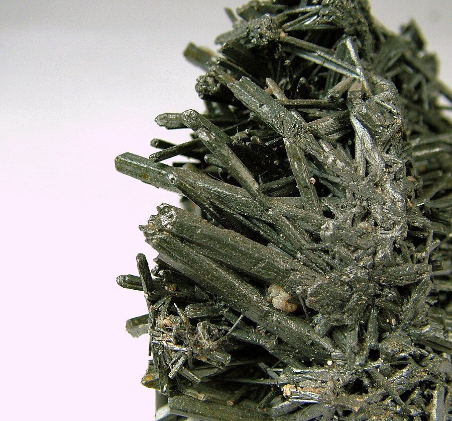 CW1876 Stibnite kristallkluster - Höjd: 54 mm - Bredd: 50 mm- 76 g - (1) #2.1