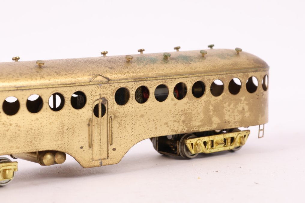 Ken Kidder H0轨 - 火车单元 (1) - 55英尺的McKeen机车，无喷漆，模型混乱 - unlettered #2.1